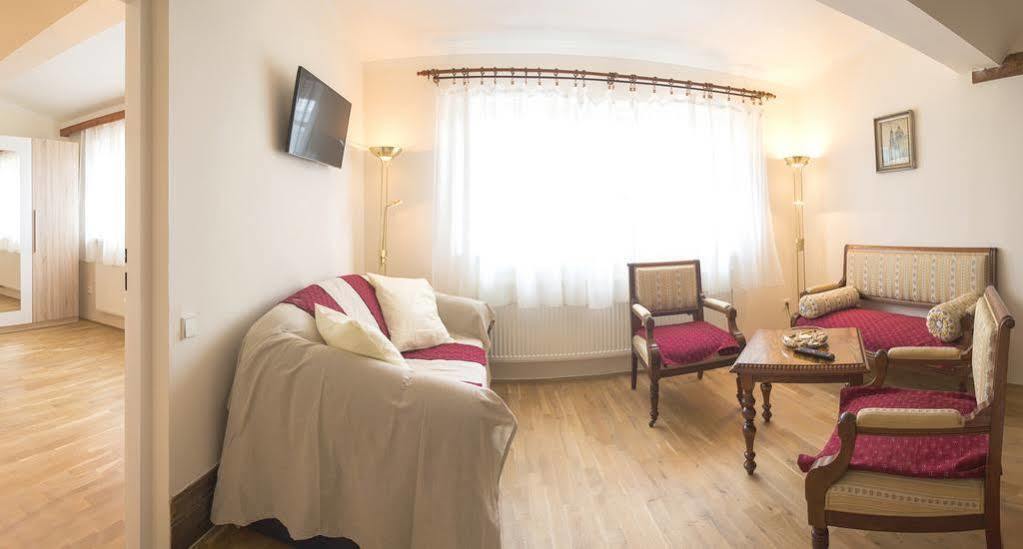 New Luxury Praga